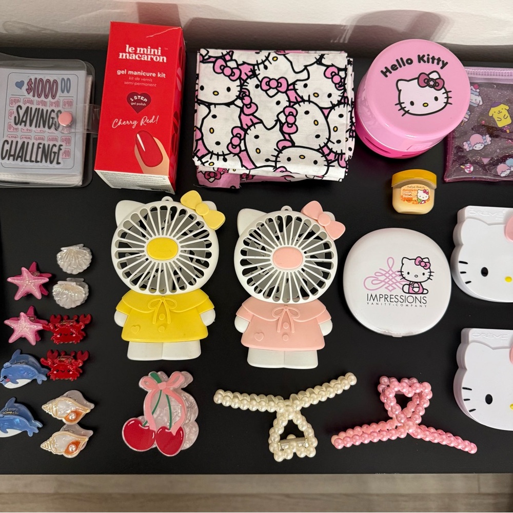 Hello Kitty bundle - Picture 3 of 4